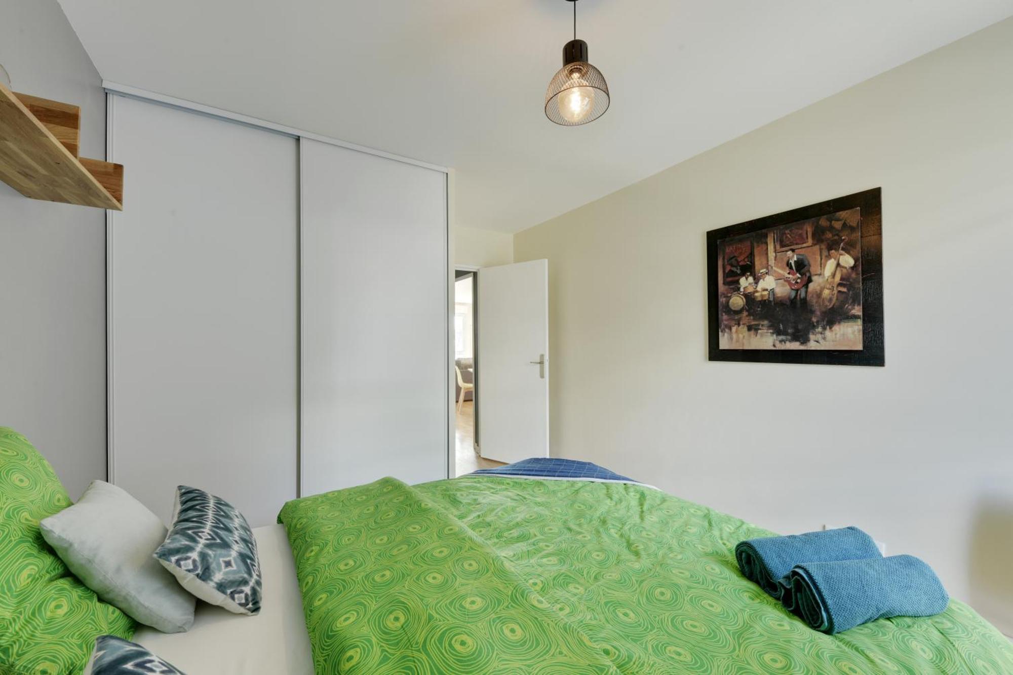 Chic Apartment With Superb View Of The Eiffel Tower Сен Дени Екстериор снимка