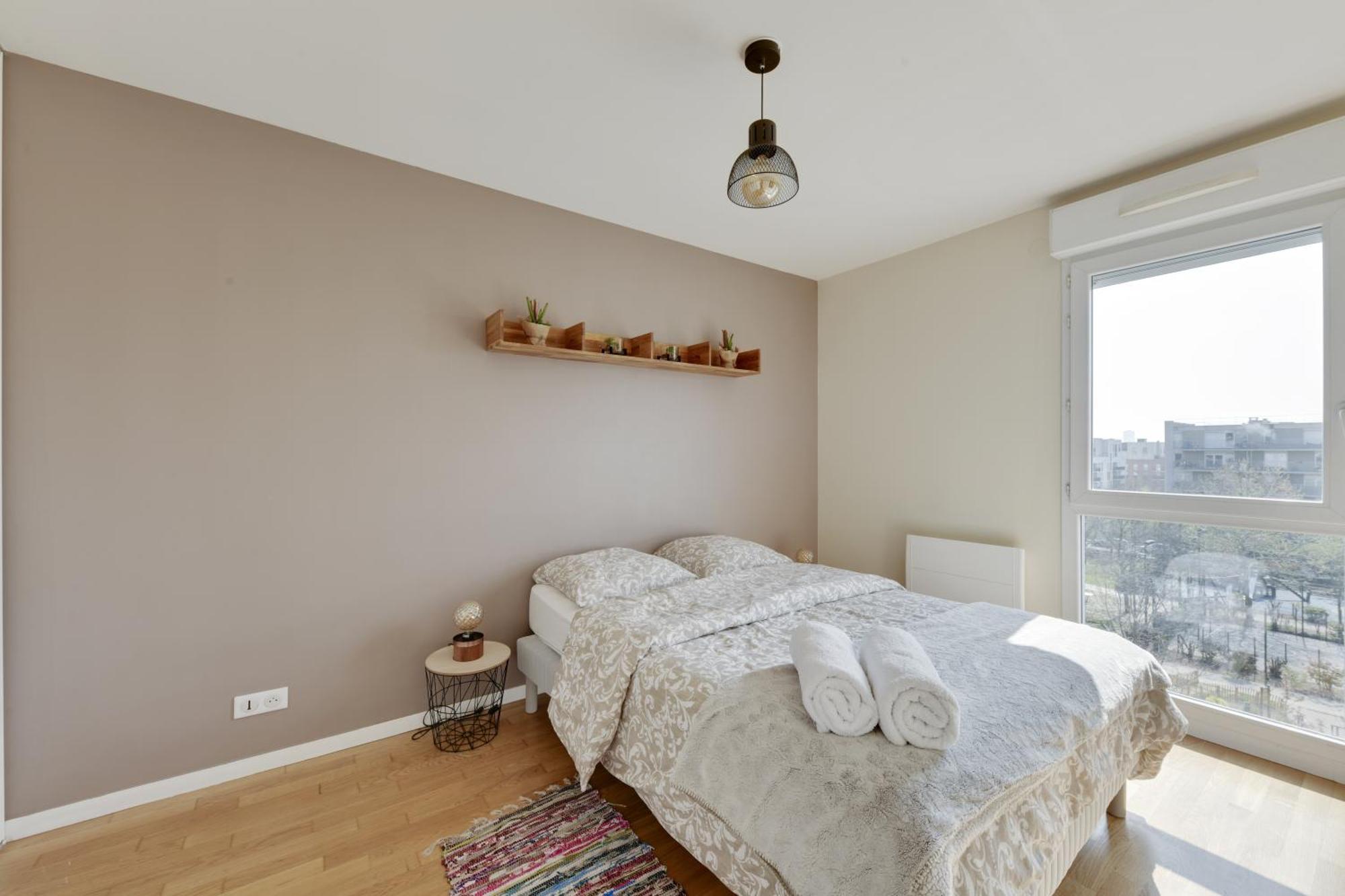 Chic Apartment With Superb View Of The Eiffel Tower Сен Дени Екстериор снимка