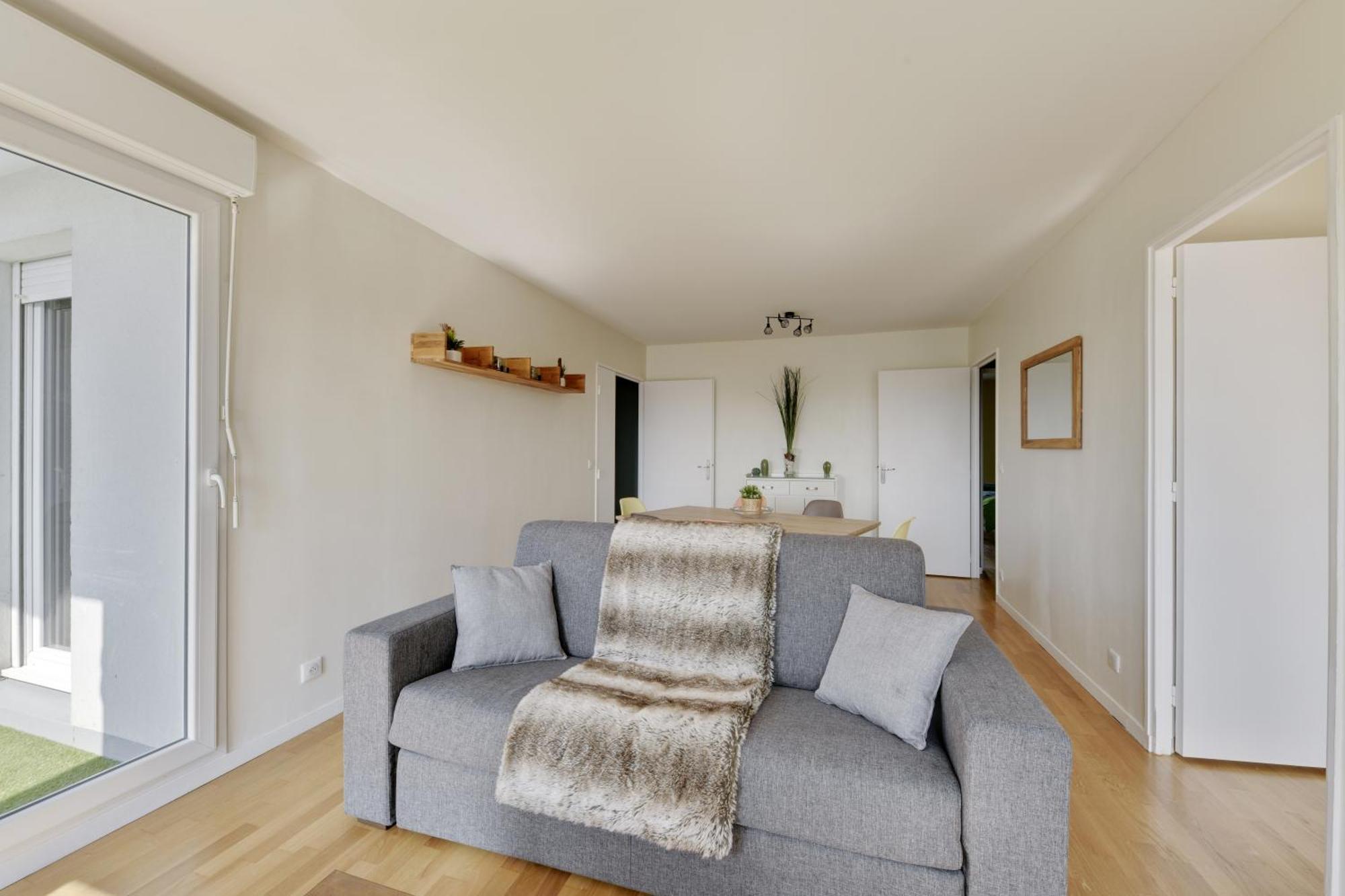 Chic Apartment With Superb View Of The Eiffel Tower Сен Дени Екстериор снимка