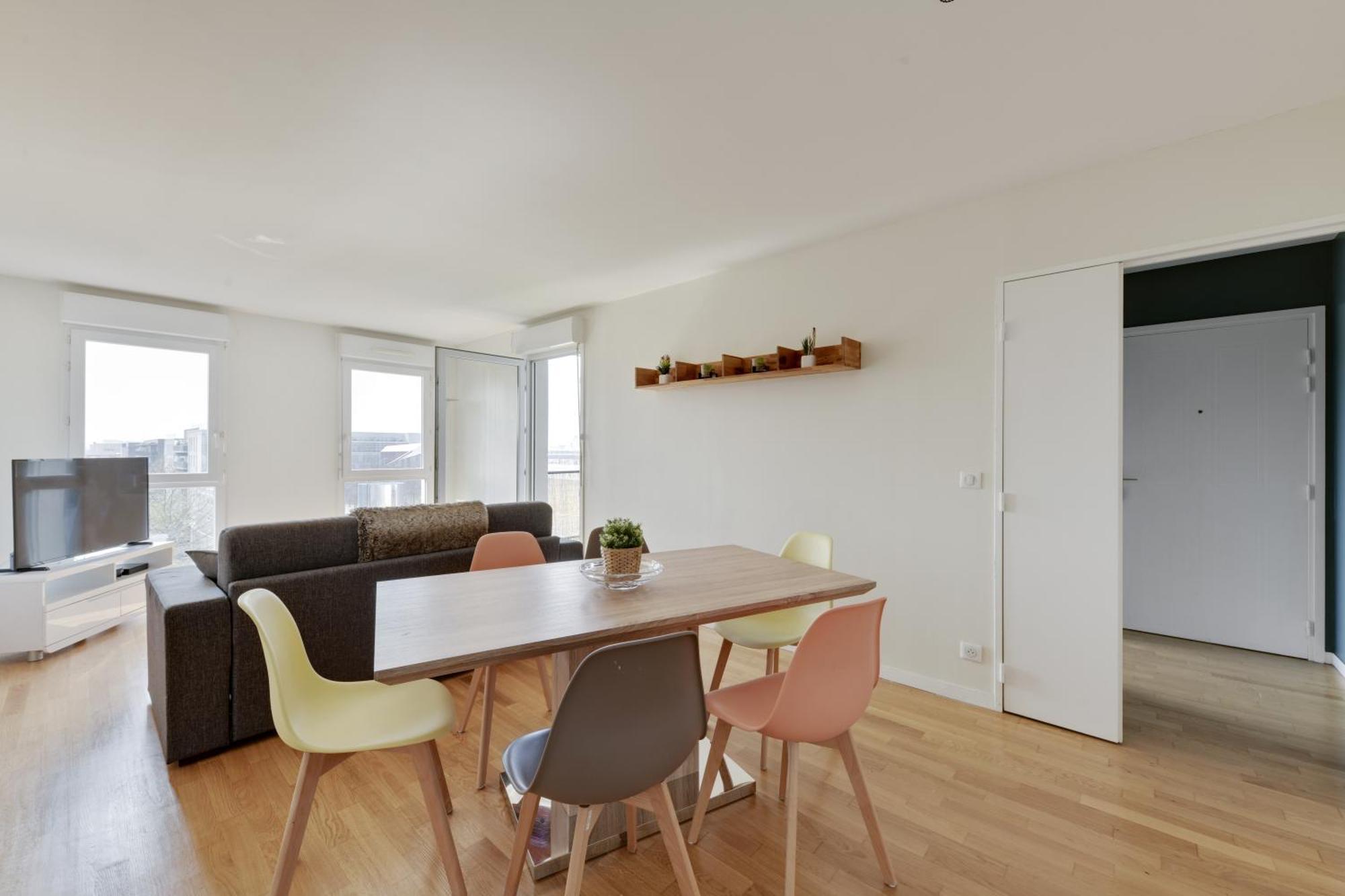 Chic Apartment With Superb View Of The Eiffel Tower Сен Дени Екстериор снимка