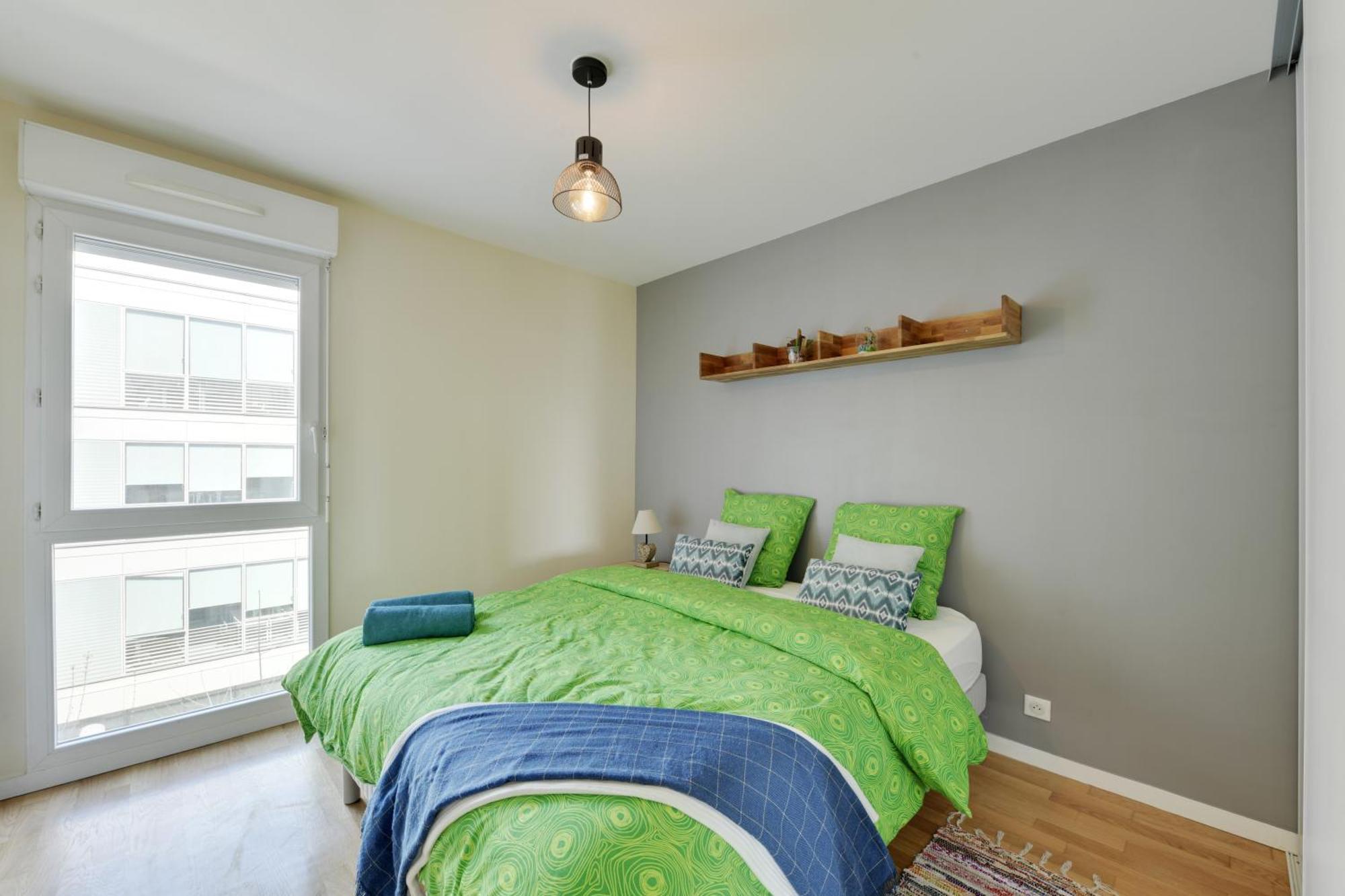 Chic Apartment With Superb View Of The Eiffel Tower Сен Дени Екстериор снимка