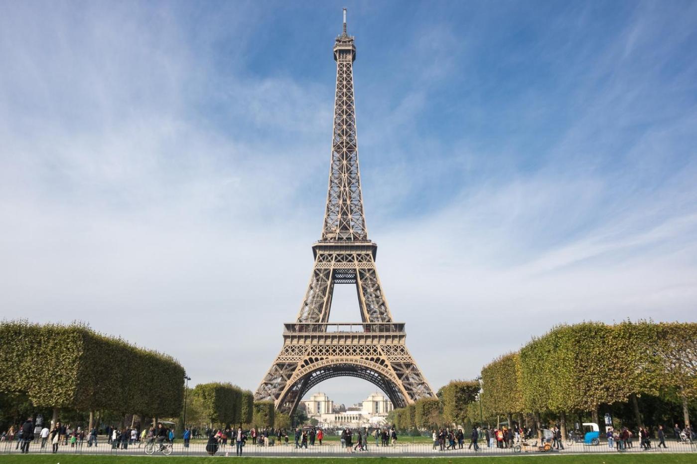 Chic Apartment With Superb View Of The Eiffel Tower Сен Дени Екстериор снимка