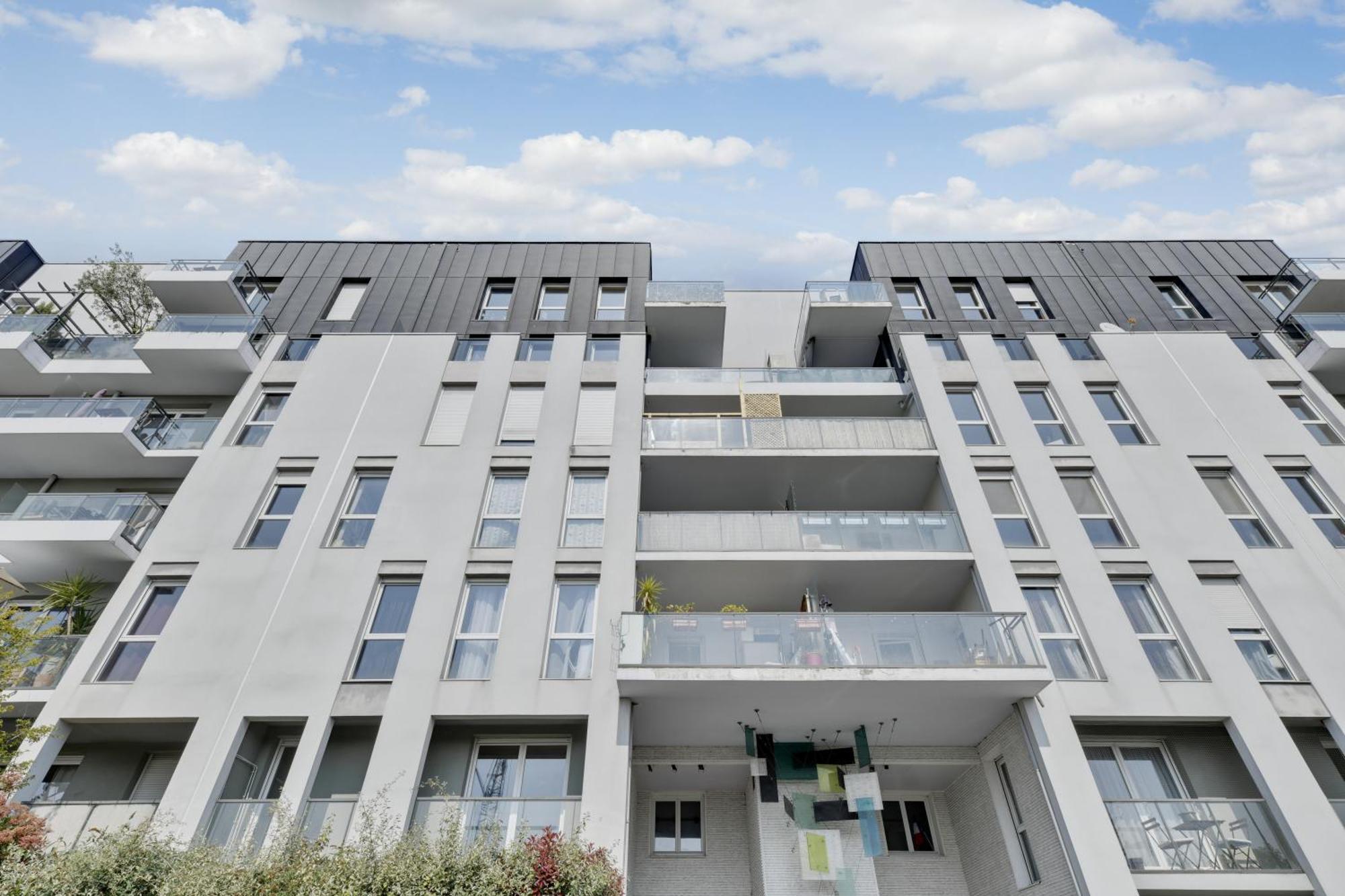 Chic Apartment With Superb View Of The Eiffel Tower Сен Дени Екстериор снимка